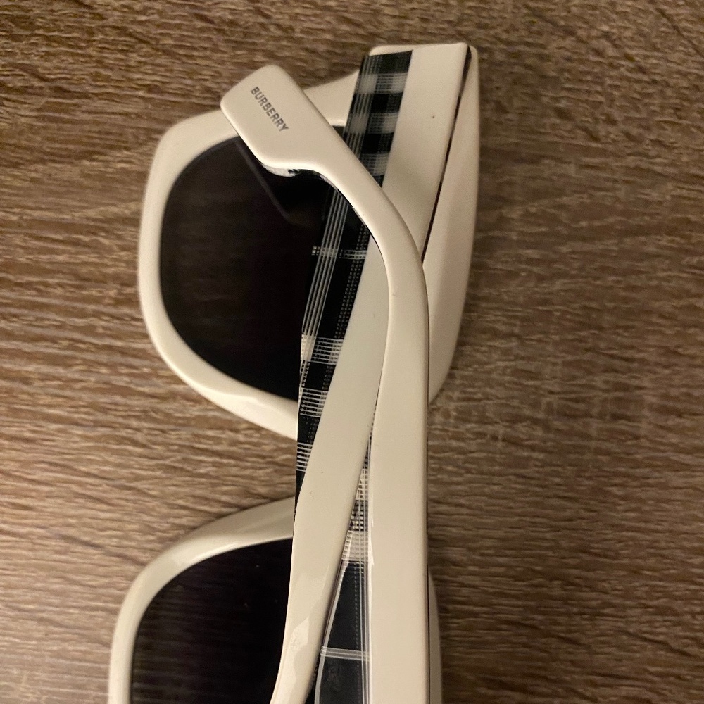BURBERRY glasses